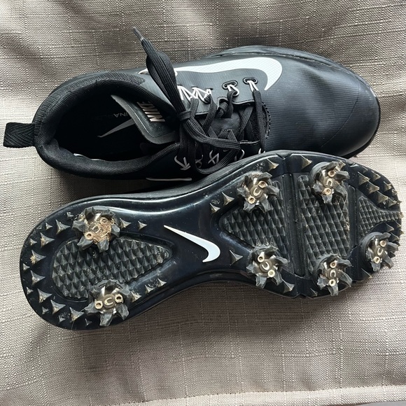 Nike Golf Shoes - Picture 2 of 2